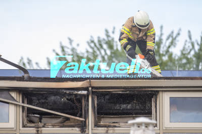 Technischer Defekt löst Dachstuhlbrand in Schulgebäude aus - Mehrere Tausend Euro Schaden