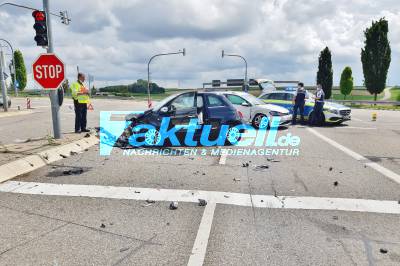 Crash mit mehreren teils Schwerverletzten nach Rotlichtmissachtung
