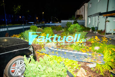 Betrunkener junger Fahrer crasht in Garten (ON TAPE): Bewohnerin Monika (im O-Ton) völlig schockiert - Überwachungskamera zeigt die Irrfahrt