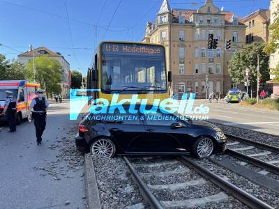 Erneut PKW mit Stadtbahn kollidiert - Kreuzung Daimler/ Waiblingerstrassse