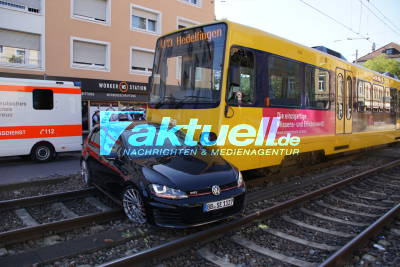 Erneut PKW mit Stadtbahn kollidiert - Kreuzung Daimler/ Waiblingerstrassse
