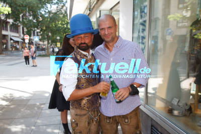 Wasen-Shopping-Party bei Trachten Angermaier in Stuttgart