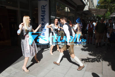 Wasen-Shopping-Party bei Trachten Angermaier in Stuttgart