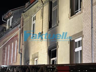 Brand in Wohnhaus in Stuttgarter Altstadt sorgt für Großalarm der Feuerwehr
