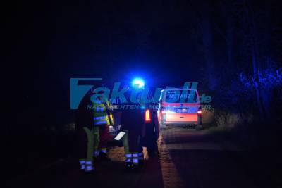 (BB) Unfalldrama am Halloween-Abend in Schildow - SUV-Fahrer fährt in Familie - Großmutter und Fahrer tot - Kind (2) und Vater verletzt -  Fahrer starb auf dem Weg ins Krankenhaus -
