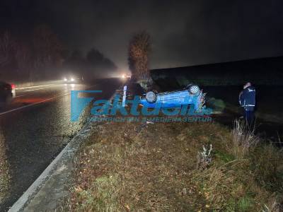 Schwerer Unfall auf der B293 - junge Fahrerin biegt aus Stebbach in B293 ein und übersieht VW Lupo - Lupo liegt überschlagen im Graben - 2 Personen leicht verletzt