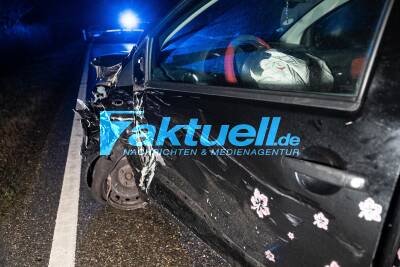 Begegnungsunfall bei Besigheim auf der K1625 - PKW kommt von der Spur ab und crasht in zwei Autos im Gegenverkehr - Kinder blieben unverletzt