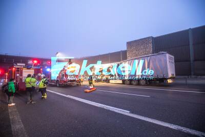 Tödlicher Horror-Crash auf der A8: LKW kracht gegen Tunnelportal und wird völlig zerquetscht - Stundenlange Vollsperrung der Autobahn