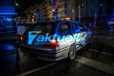 Verkehrsunfall auf Kreuzung nach mutmaßlichem Rotlichtverstoss