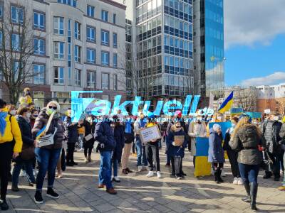 Mehrere Tausend Teilnehmer bei Solikundgebung für die Ukraine - 5 O Töne - fühlen sich im Stich gelassen - Enttäuscht von Deutschland