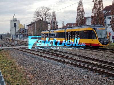Person am Bahnhof in Leingarten unter Zug geraten - Vermutlich Unachtsamkeit beim Überqueren des Bahnsteigs gewesen - tödlich
