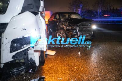 Fahranfänger kracht auf Kreuzung beim Breuninger gegen LKW