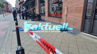 Personenkontrolle eskaliert: Mann leistet Polizei gegenüber heftigen Widerstand - muss vor Ort reanimiert werden und verstirbt im Krankenhaus