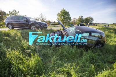 Schwerer Frontalcrash bei Nufringen: 3 Fahrzeuge landen nach Kollision auf Landstraße im Graben - mehrere teils Schwerverletzte