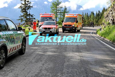 Tausende Schutzengel: Oldtimer-Renn-BMW stürzt fast ab - 2 Verletzte auf Bergstraße - Verlobungsausfahrt einer Jugendlichen Clique endet beinah in Katastrophe 
