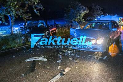 Frontalzusammenstoß bei Frauenzimmern auf der L1103 - betrunkener Fordfahrer kommt in Gegenverkehr und crasht in einen Mercedes