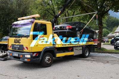 Feuerteufel am Königsee: Mehrere Autos angezündet - während die Feuerwehr löscht zündet unbekannter drei weitere PKW in 50 Meter  Entfernung an