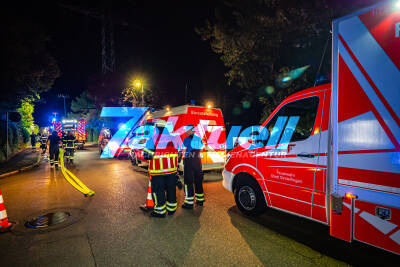 Brennende Hecke entzündet Dachstuhl - Warum die Hecke gebrannt hat ist noch Gegenstand der polizeilichen Ermittlungen