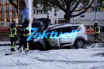 PKW gegenüber vom Gaskessel in Brand geraten
