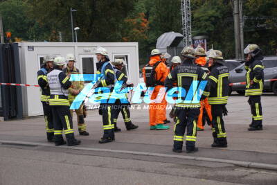 Großer Feuerwehreinsatz an Metzgereibetrieb nach Ammoniakaustritt - 2 O Töne