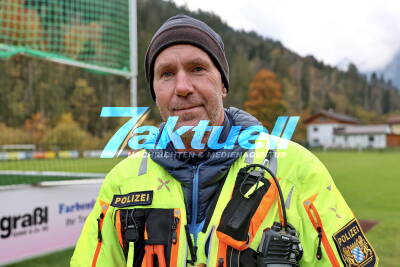 Vermisster 24-Jähriger Bergsteiger am Hochkalter geborgen - Der Schnee hat ihn freigegeben - Videomaterial der Bergung/Ankunft mit O-Ton