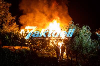 Gartenschuppen brennt lichterloh: Meterhohe Flammen in waiblinger Kleingartenanlage