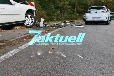 Rücksichtslos überholt - 19 jähriger kracht mit SUV kracht in entgegenkommendes E-Fahrzeug - Schwerer Unfall bei Schorndorf