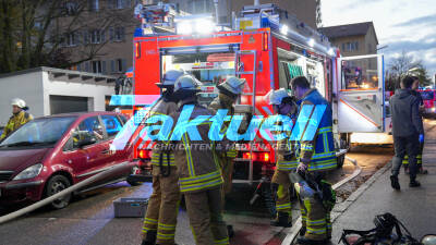 Senioren-Ehepaar bei Brand im Schlafzimmer ums Leben gekommen - Großeinsatz von Feuerwehr und Rettung