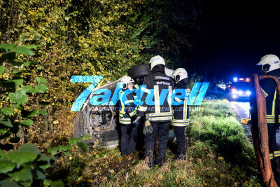 21 Jähriger Bundeswehrsoldat zerstört seinen 20.000€ Tuning-Traum - Nasse Fahrbahn wurde ihm vermutlich zum Verhängnis - Er und 15-Jährige Beifahrerin bleiben unverletzt 