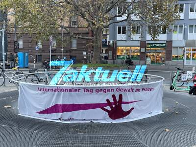 Kundgebung zum internationalen Tag gegen Gewalt an Frauen