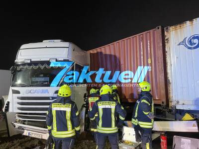 Sekundenschlaf im dichten Nebel – LKW durchbricht Mittelleitplanke-Strecke Hamburg-Berlin für mehr als 2 Stunden voll gesperrt - Mehr als 10 km Stau in beiden Richtungen sorgten für Verkehrschaos - zwei OTöne