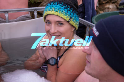 Feuerwehr Stuttgart geht baden für den guten Zweck - Eisbaden im Stuttgarter Kinderhospiz - 4 O Töne