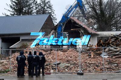 Klima-Aktivisten stürmen Tagebau in Lützerath - aktuell schwere Ausschreitungen und Scharmützel mit der Polizei