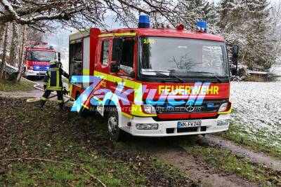 Gartenhausbrand - 81 jähriger bei Löschversuchen schwer verletzt - Feuerwehr Schorndorf mit mehreren Abteilungen im Einsatz