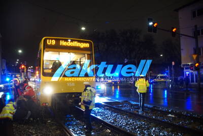 Person von Stadtbahn erfasst - Großes Stauchaos