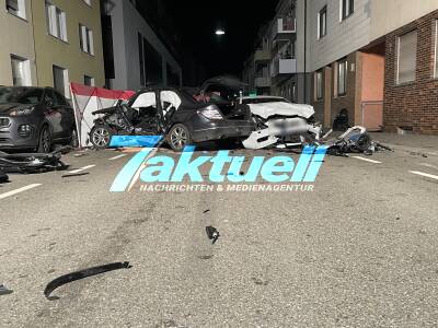 Festnahme! Tödliche Vorfahrtsmissachtung bei Rückwärtsfahrt - Fahrer kommt ums Leben - Frau und Kinder teils schwer verletzt - 5 Verletzte