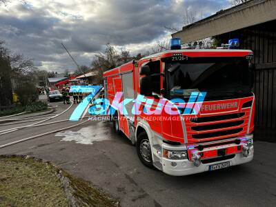 Feuer in der UNI Hohenheim - Brand hat Dach angebrannt 
