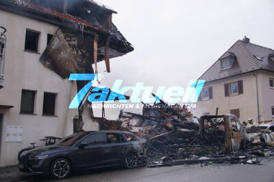 Vermissensuche und erste Aufräumarbeiten nach Gasexplosion in Stuttgart
