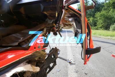 Feuerwehrfahrzeug wird auf Autobahn 8 in Unfall verwickelt