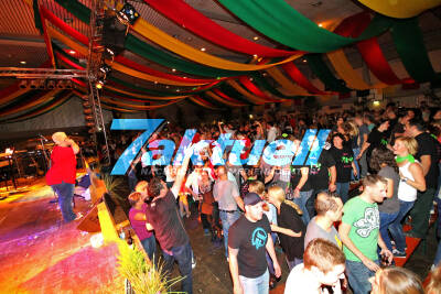 Kirbe in Waiblingen-Beutelsbach. Kirbeparty in der Beutelsbacher Halle