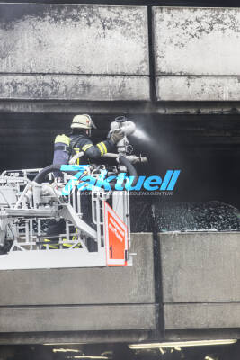 Millionenschaden bei Großbrand im Parkhaus