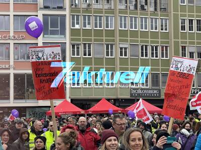 Internationaler Frauentag - Mehrere tausend Teilnehmer bei Kundgebung in Stuttgart - 5 O Töne