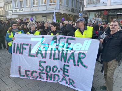 Internationaler Frauentag - Mehrere tausend Teilnehmer bei Kundgebung in Stuttgart - 5 O Töne