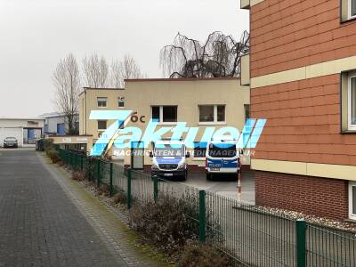 Razzia in Gladbeck und am Ultraheim von Schalke - Tür weggesprengt Fenster kaputt gemacht