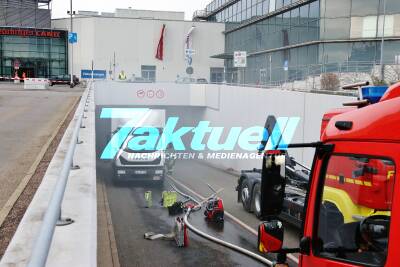 Feuer in Einkaufszentrum - Müllpresse im Vollbrand - Gesamtes Breuningerland geräumt