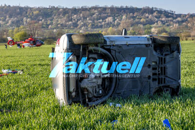 Auf dem Weg zur Arbeit: Lebensgefährlich verletzt - PKW überschlägt sich - Schwerer Unfall auf der B29 bei Weinstadt