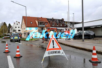 Wohungsbrand - Großeinsatz, Rauchentwicklung weithin sichtbar - hoher Sachschaden
