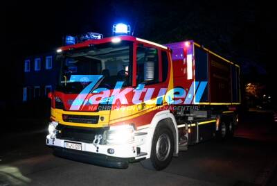 Küche brannte in voller Ausdehnung - 2 Bewohner kamen verletzt ins Krankenhaus - Ort: Marl-Hamm Bohnenkamp - Einsatzzeit: 2:45 Uhr