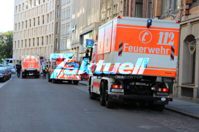 Feuerwehreinsatz im Polizeirevier in Leipziger Innenstadt - Möglicherweise Gefahrgut gefunden