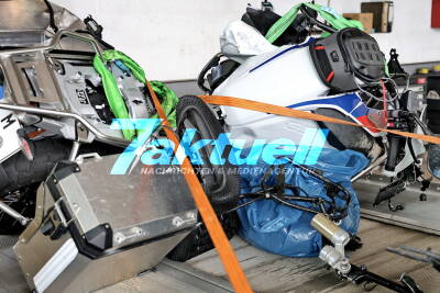  Motorradfahrer übersieht PKW und kracht ins Heck, schleudert in entgegenkommender Biker - davon stirbt einer, drei Hubschrauber im Einsatz 